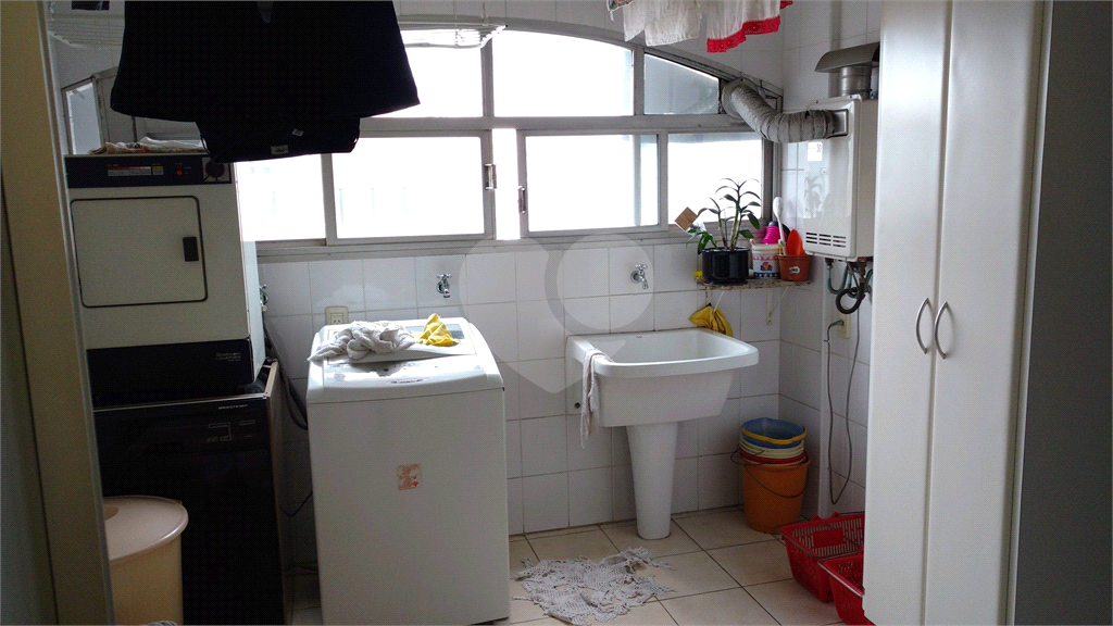 APARTAMENTO em REAL PARQUE
