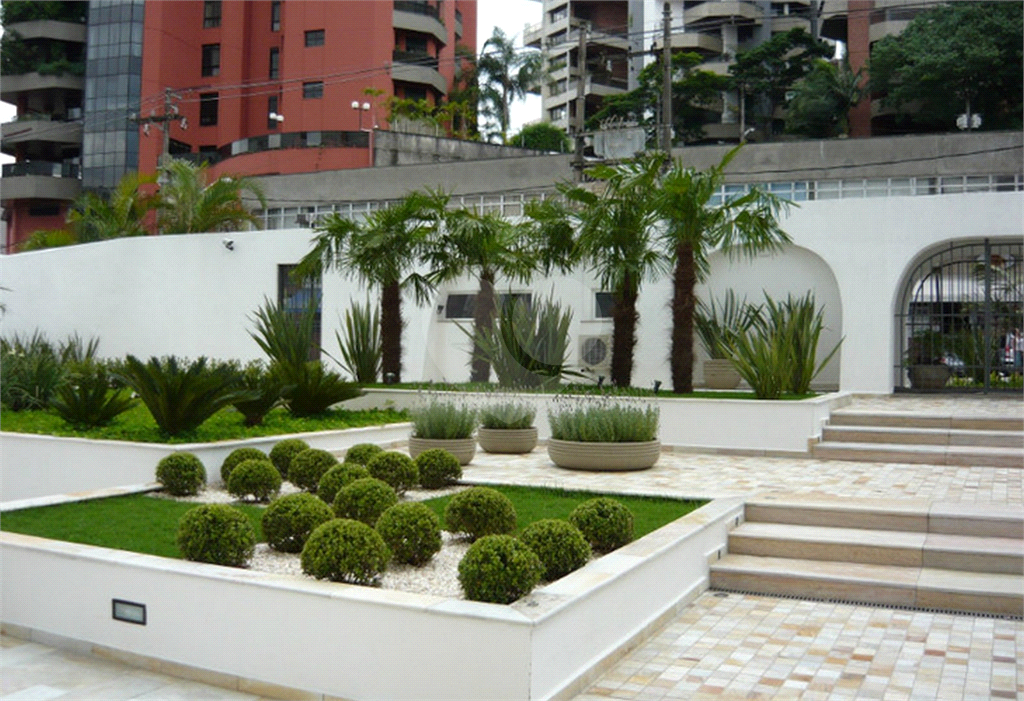 APARTAMENTO em REAL PARQUE