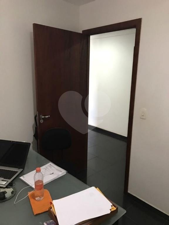 Conjunto Comercial à venda na Avenida Nove de Julho, ao lado do Metrô Anhangabaú