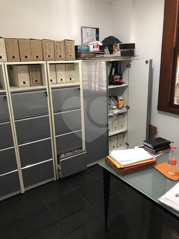 Conjunto Comercial à venda na Avenida Nove de Julho, ao lado do Metrô Anhangabaú