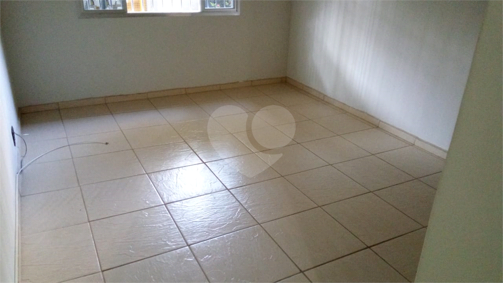 Apto Agua Fria - 67 metros, 2 dormitorios, otimo local, condução na porta, cozinha planejada, 