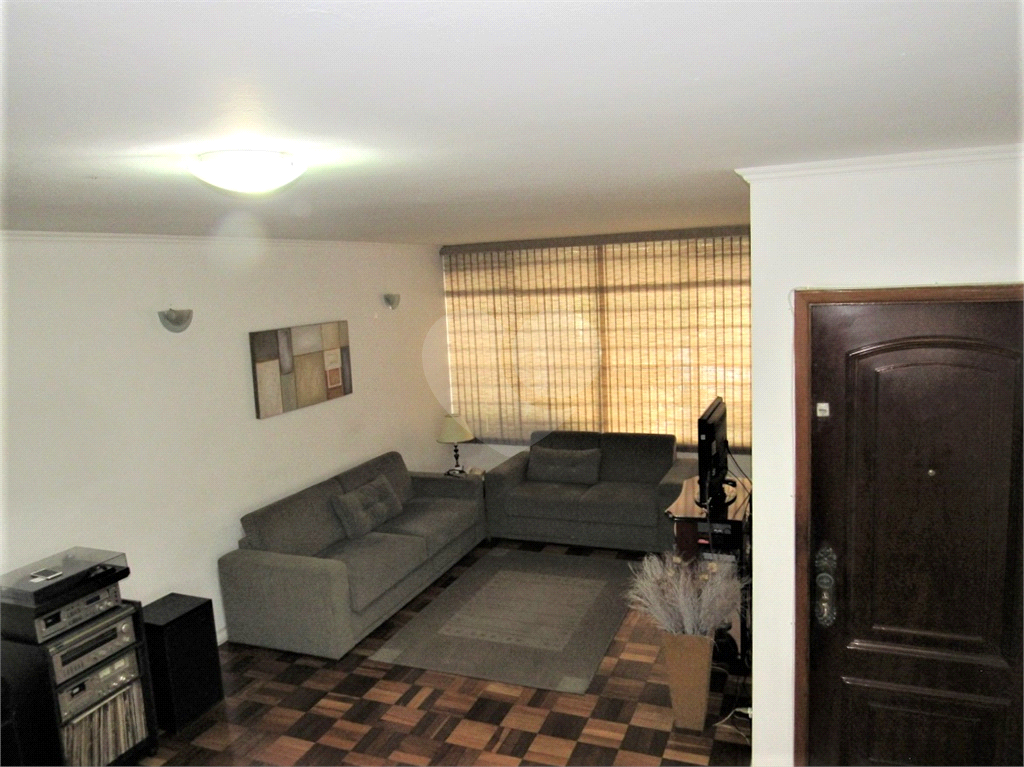 EXCELENTE SOBRADO, REPLETO DE ARMÁRIOS, NO MELHOR DA VILA MASCOTE !!