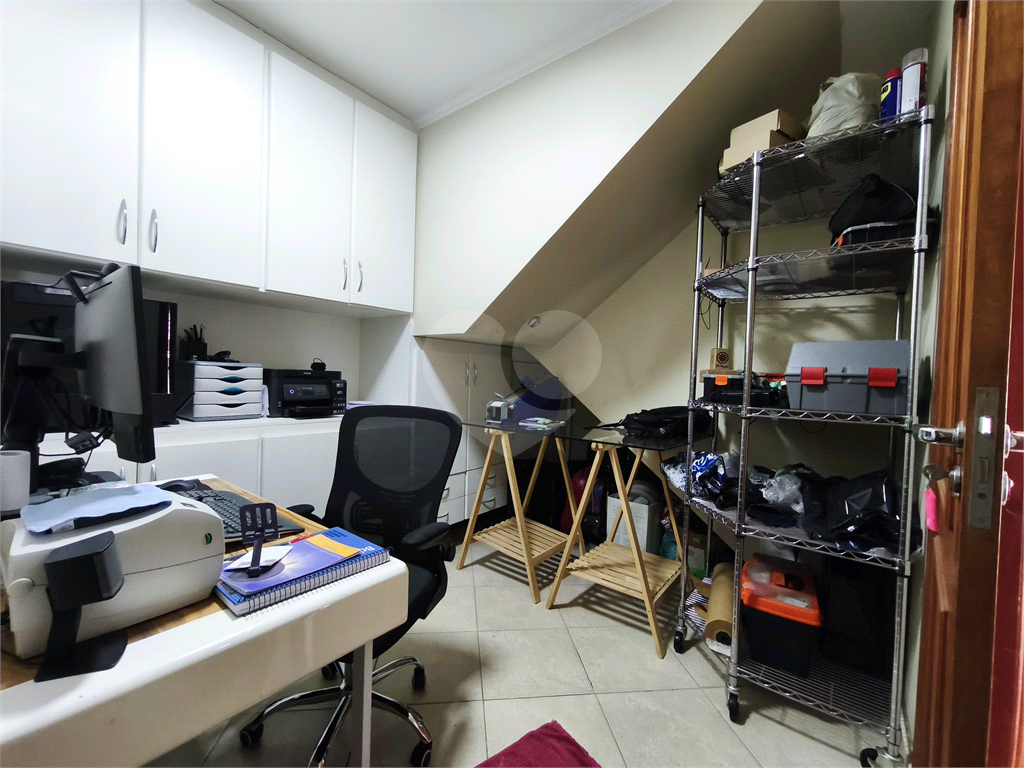 Sobrado á venda 500 metros do Metrô, 3 suites, closet, 5 vagas