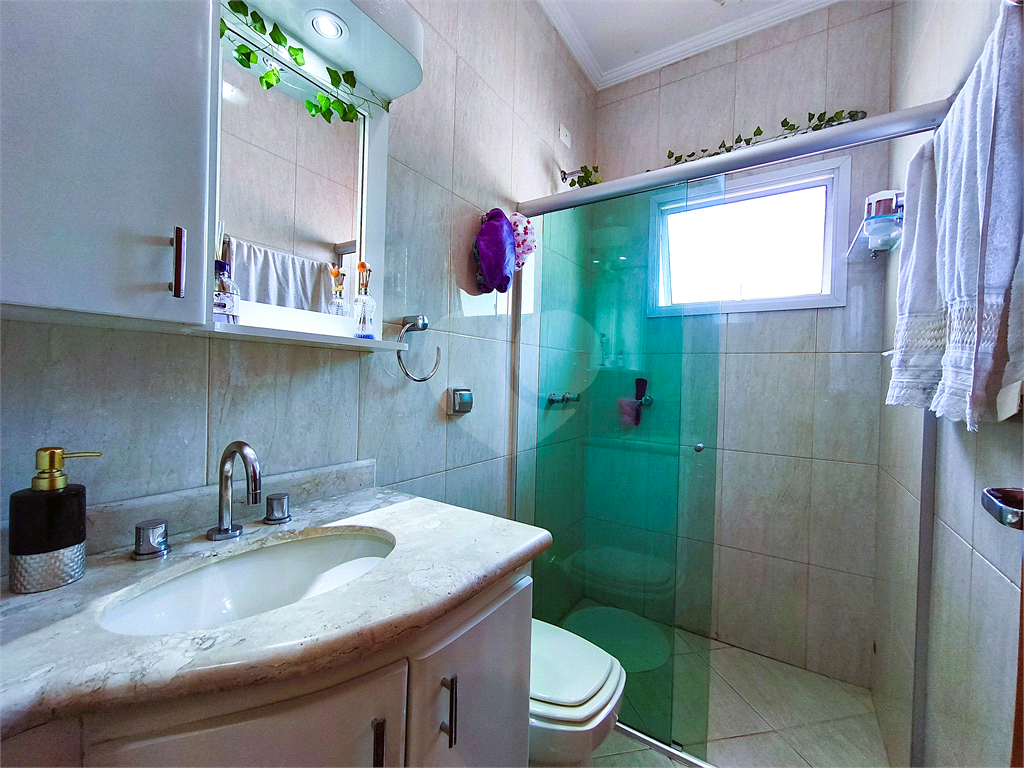 Sobrado á venda 500 metros do Metrô, 3 suites, closet, 5 vagas