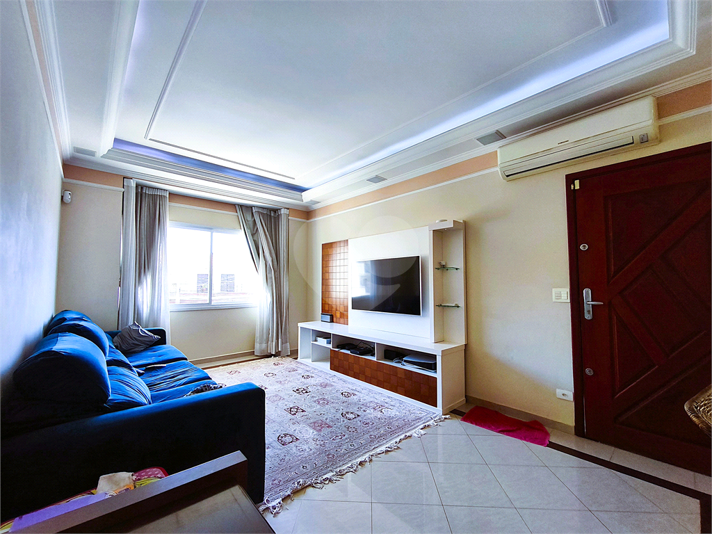 Sobrado á venda 500 metros do Metrô, 3 suites, closet, 5 vagas