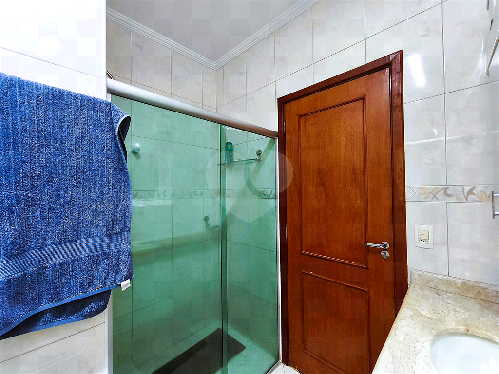 Sobrado á venda 500 metros do Metrô, 3 suites, closet, 5 vagas