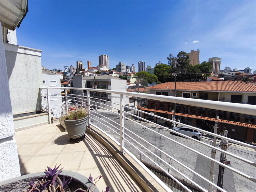 Sobrado á venda 500 metros do Metrô, 3 suites, closet, 5 vagas