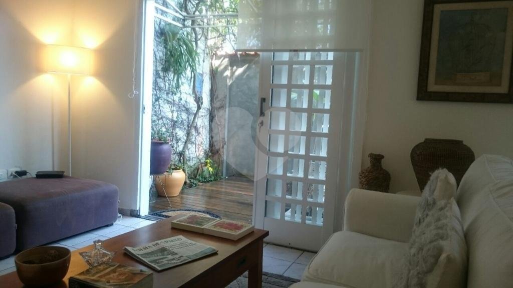 Excelente sobrado na Vila Nhocuné com jardim de inverno, closet e espaço gourmet