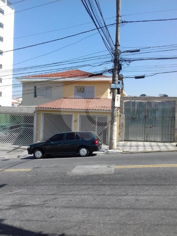 Bom SObrado 3 suites Piscina churrasqueira