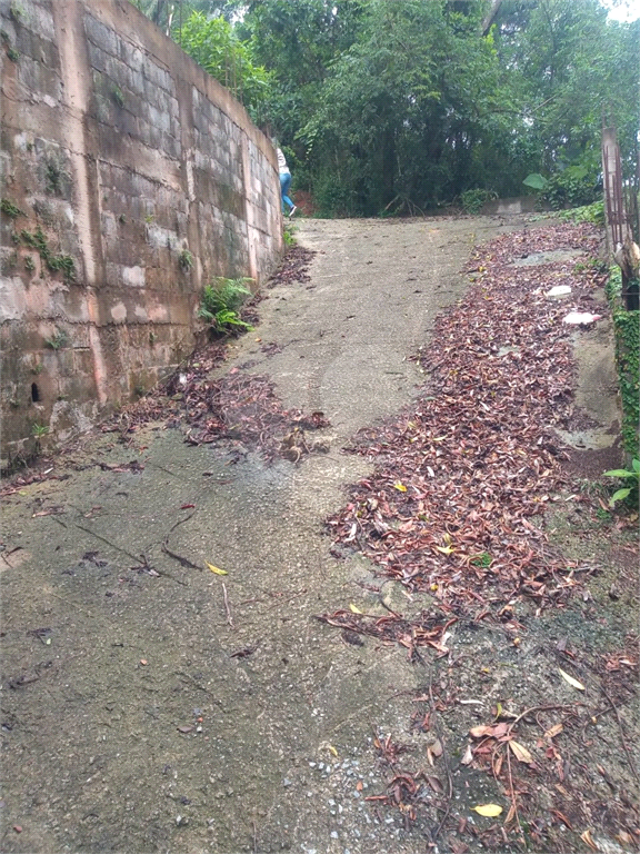 COM PROJETO APROVADO PARA 220 M² 