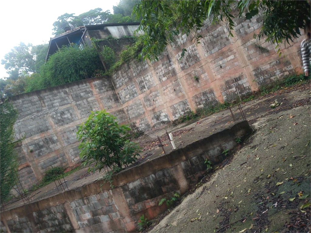 COM PROJETO APROVADO PARA 220 M² 