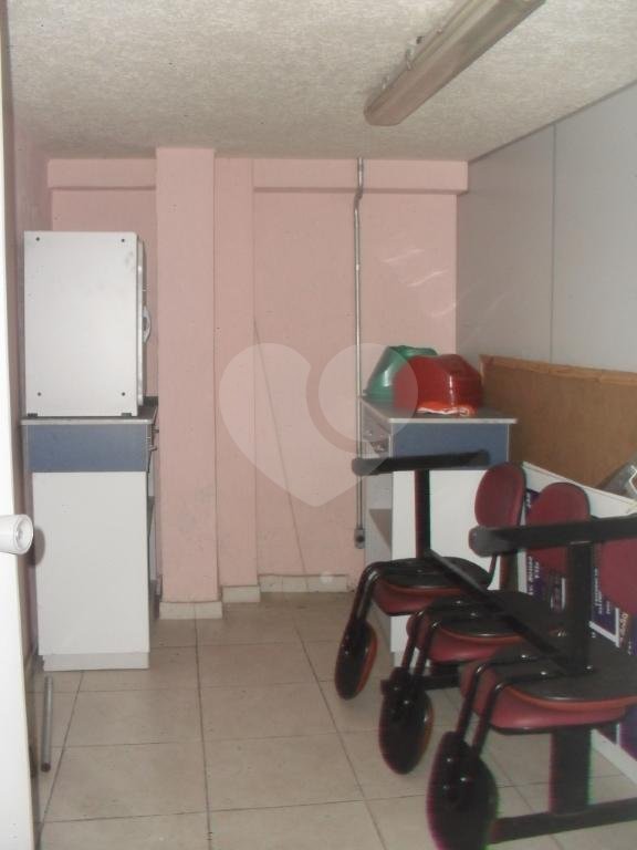 PRÉDIO COMERCIAL À VENDA (COM RENDA)!!