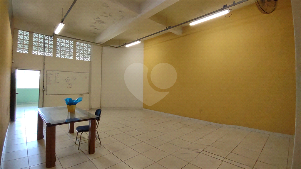PRÉDIO COMERCIAL À VENDA (COM RENDA)!!