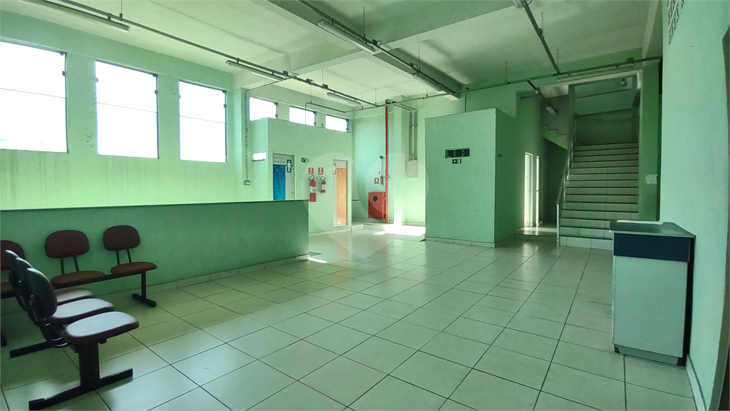 PRÉDIO COMERCIAL À VENDA (COM RENDA)!!