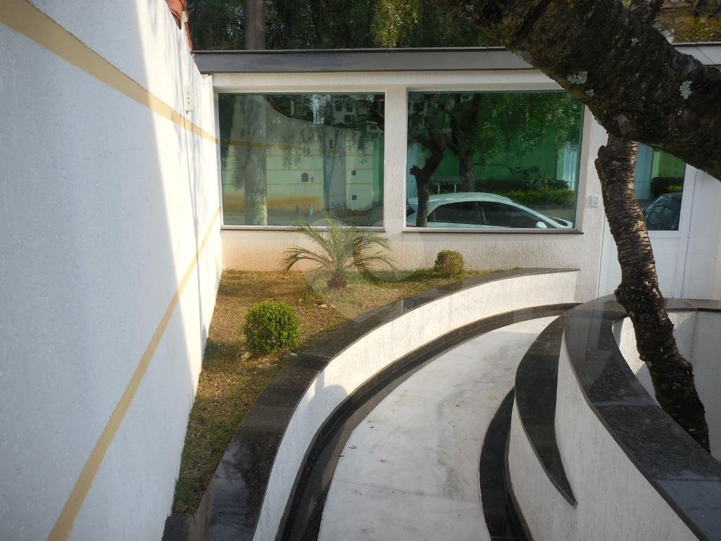 Venha para uma linda casa térrea no Horto Florestal