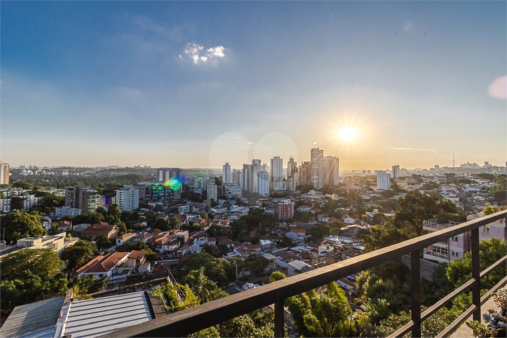 COBERTURA em VILA MADALENA