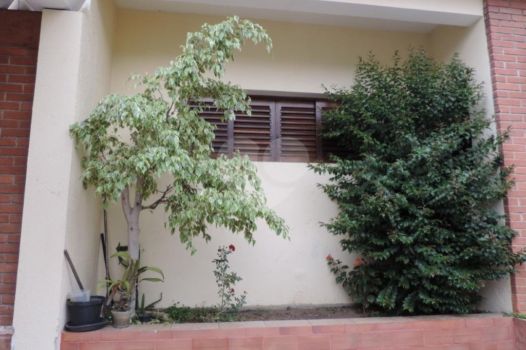 Casa Térrea Rua Fechada
