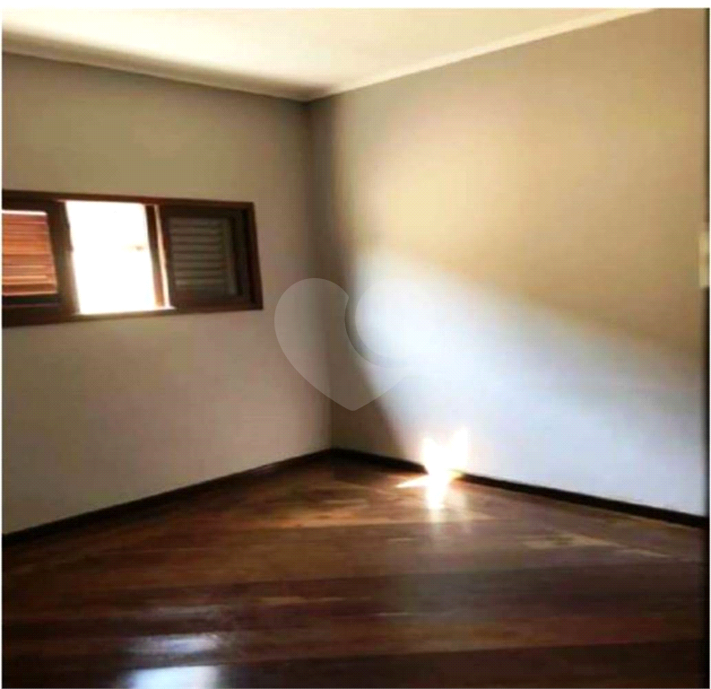 Casa Térrea Rua Fechada