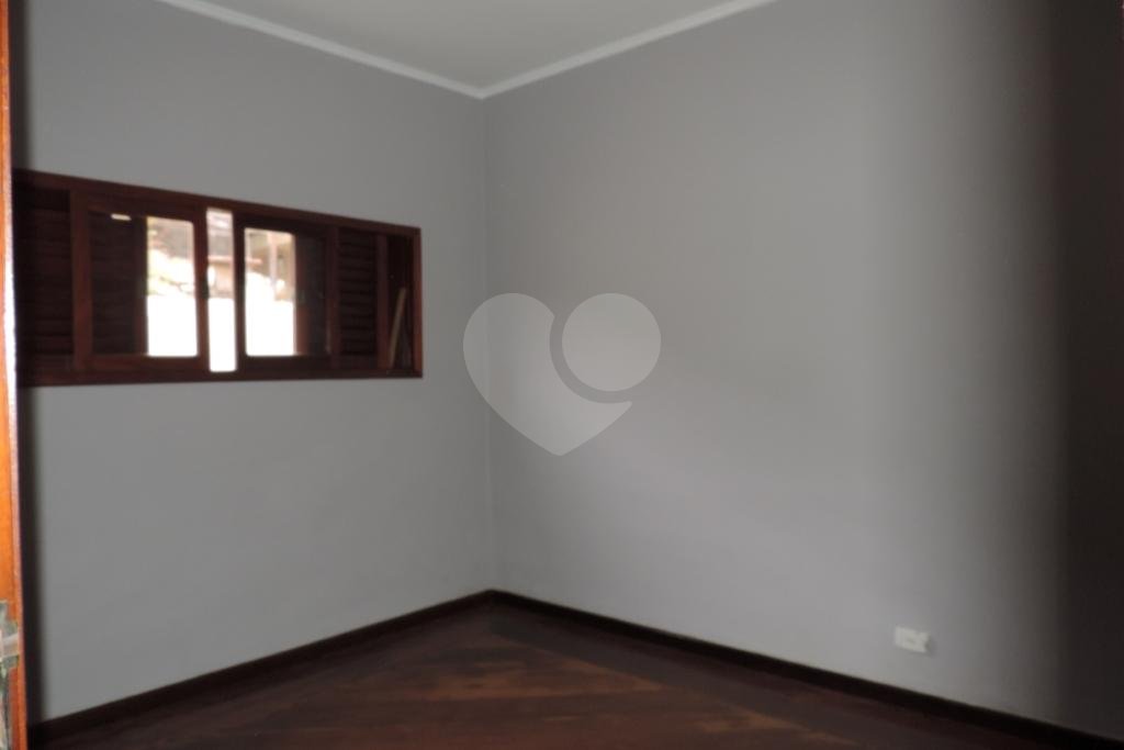Casa Térrea Rua Fechada