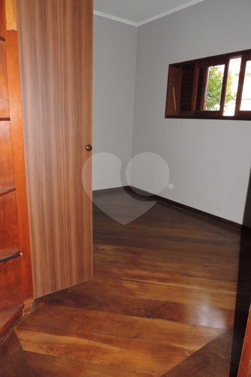 Casa Térrea Rua Fechada