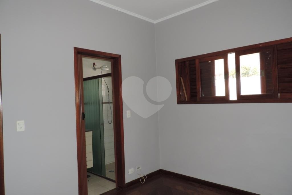 Casa Térrea Rua Fechada