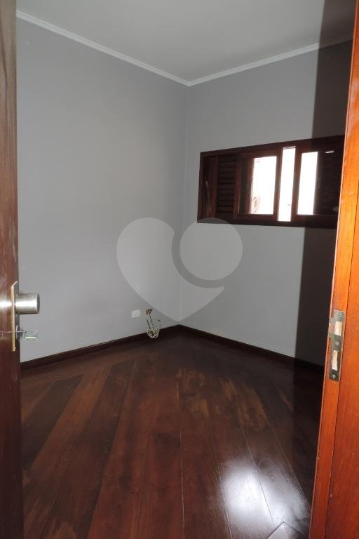 Casa Térrea Rua Fechada
