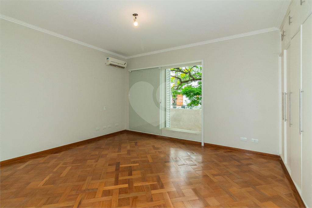 Casa para Venda com piscina nos Jardins-SP