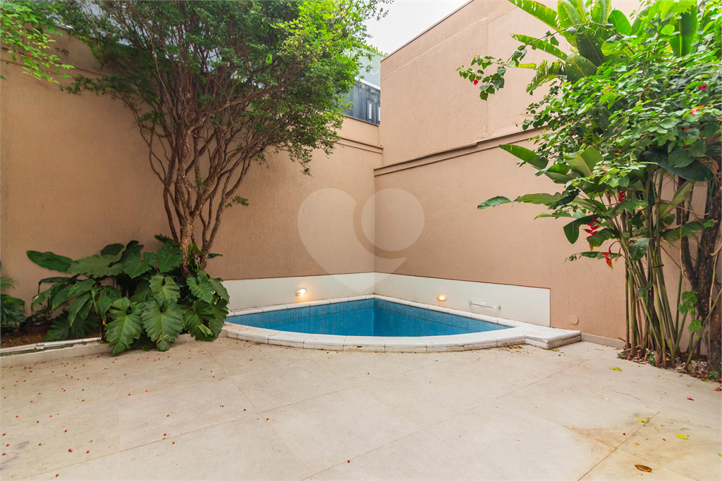 Casa para Venda com piscina nos Jardins-SP