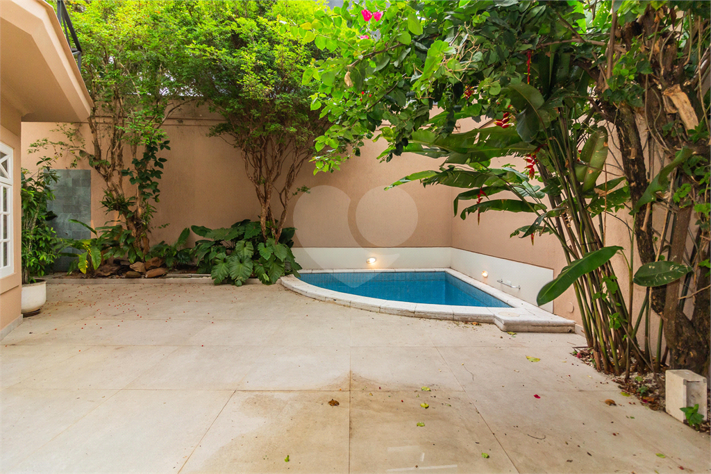 Casa para Venda com piscina nos Jardins-SP