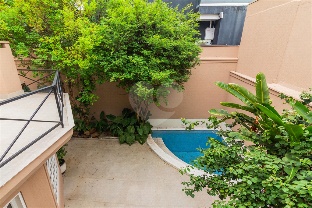 Casa para Venda com piscina nos Jardins-SP