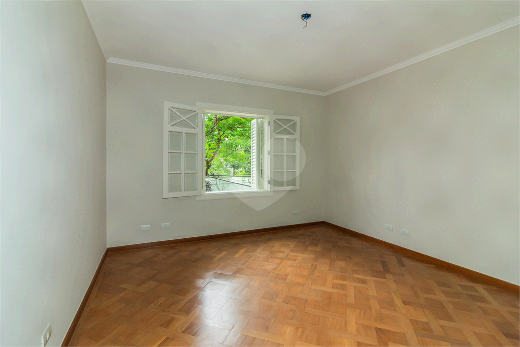 Casa para Venda com piscina nos Jardins-SP