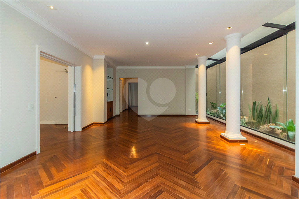 Casa para Venda com piscina nos Jardins-SP