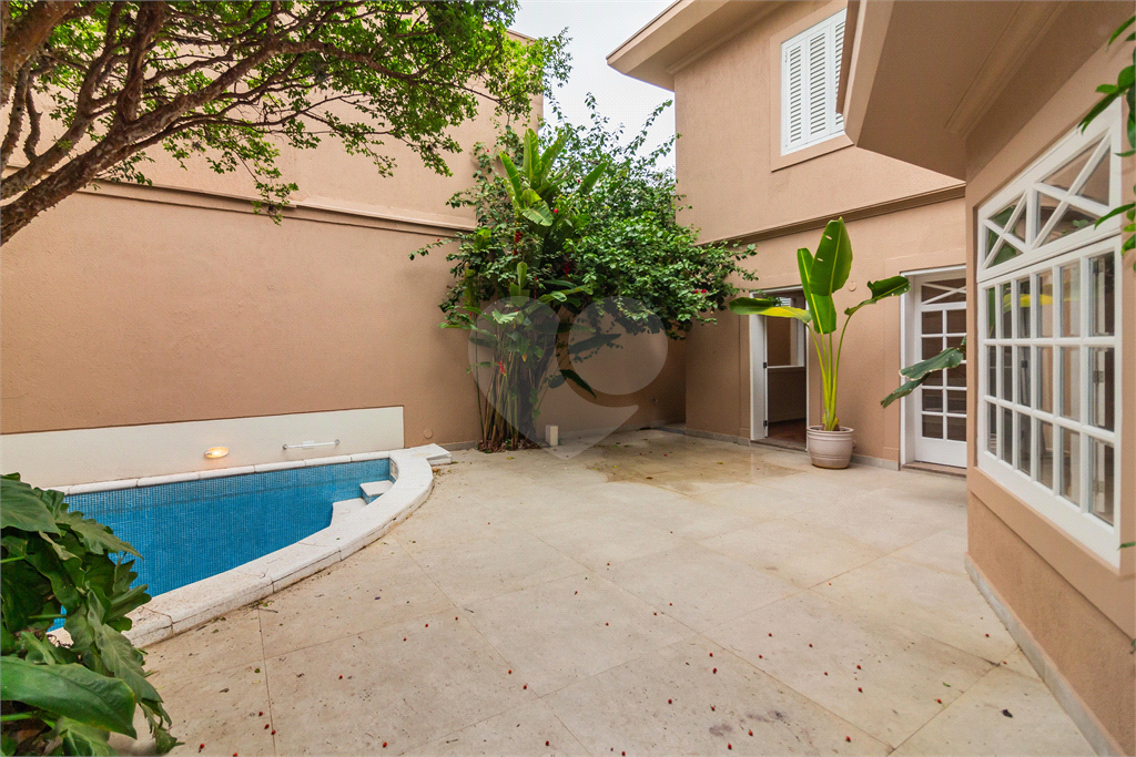 Casa para Venda com piscina nos Jardins-SP