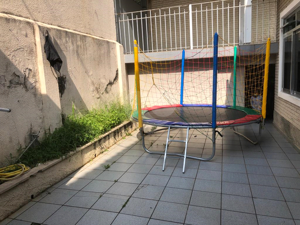 Sobrado à venda com 3 quartos, 300m² - Foto 51