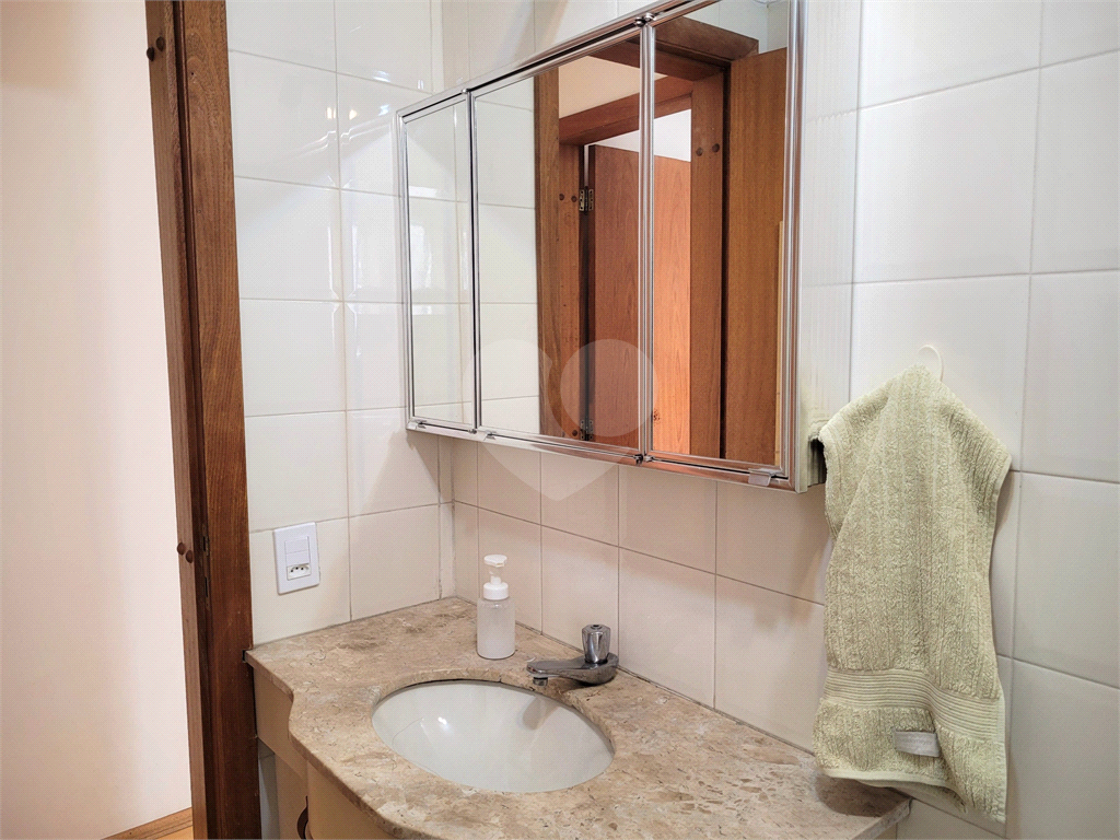 Apartamento de 43m² em Pinheiros - Charmoso e com Vista Privilegiada!