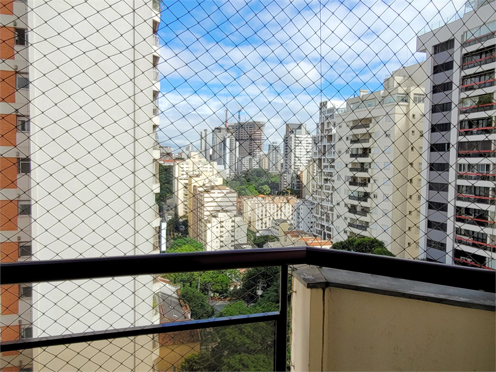 Apartamento de 43m² em Pinheiros - Charmoso e com Vista Privilegiada!