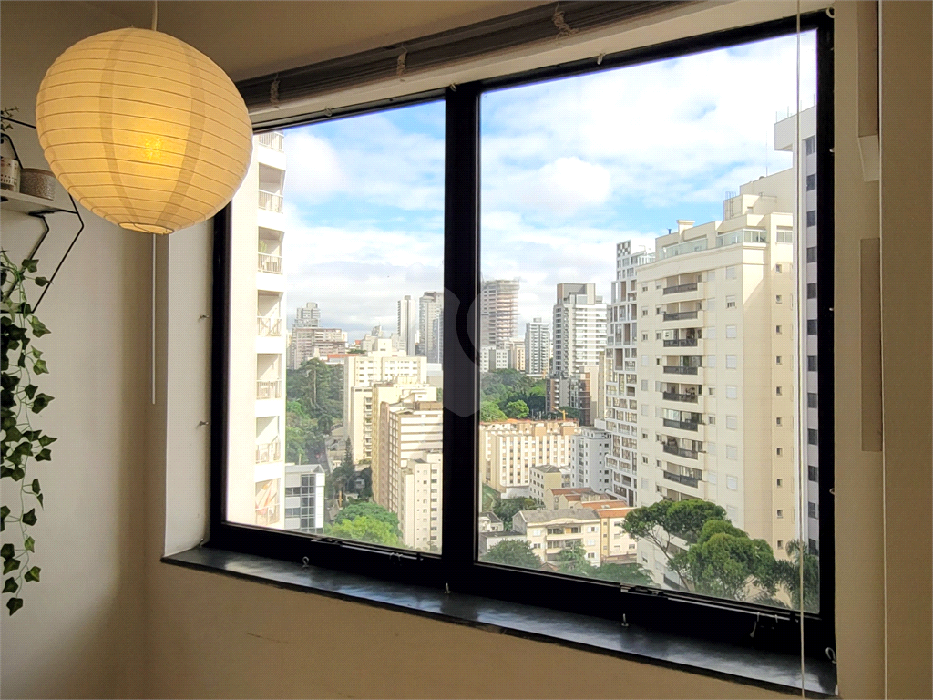 Apartamento de 43m² em Pinheiros - Charmoso e com Vista Privilegiada!