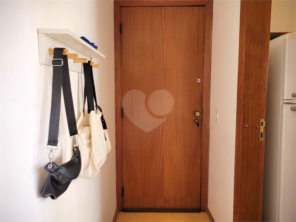 Apartamento de 43m² em Pinheiros - Charmoso e com Vista Privilegiada!