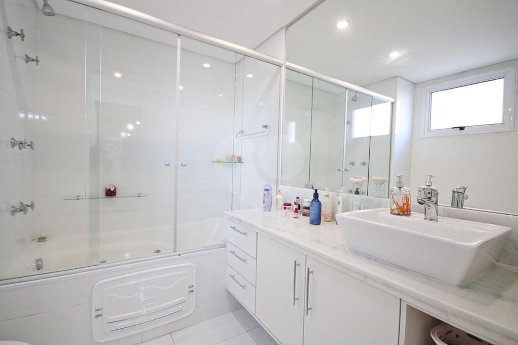 Lindo apartamento à venda no Mandaqui com fino acabamento, repleto de armários, com 3 suítes, 3 vaga