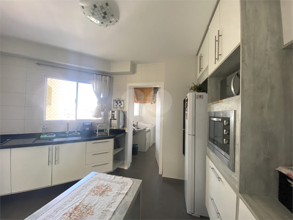 Lindo apartamento à venda no Mandaqui com fino acabamento, repleto de armários, com 3 suítes, 3 vaga