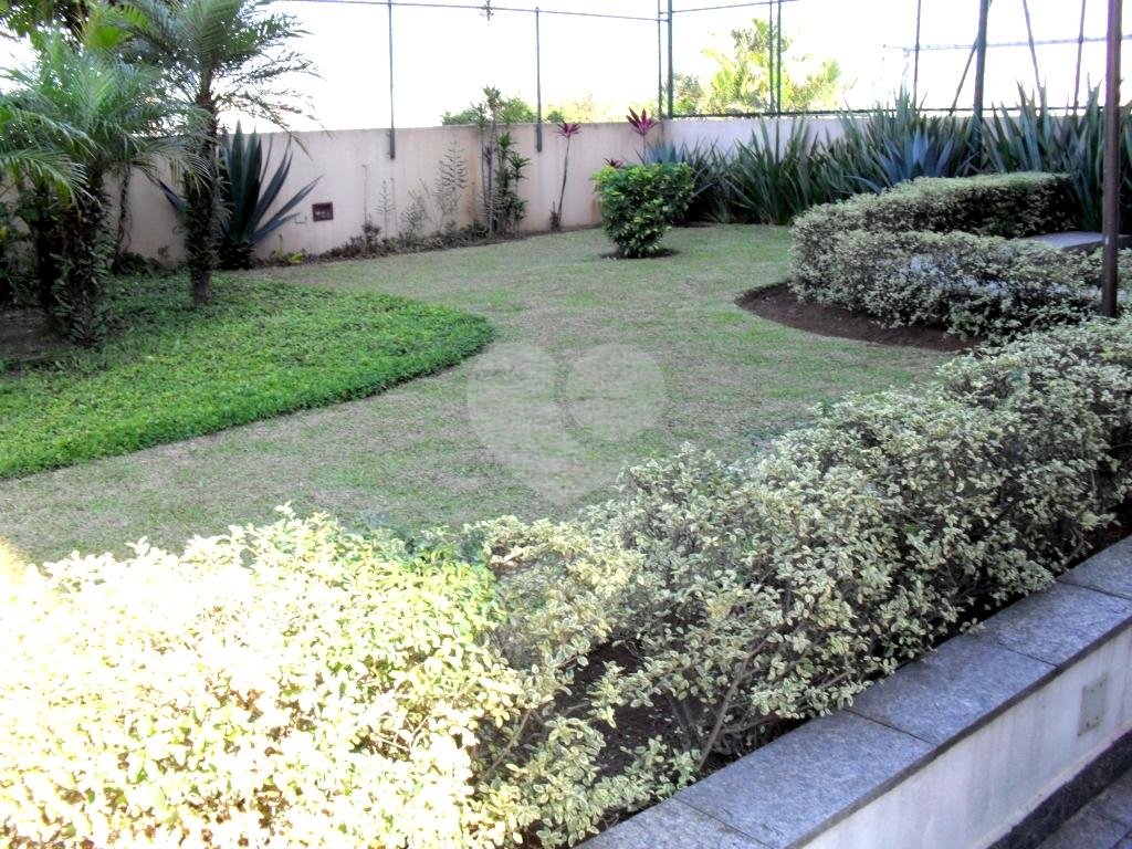 Excelente Apartamento de 3 dormitórios com sacada e duas vagas próximo ao metro Penha.