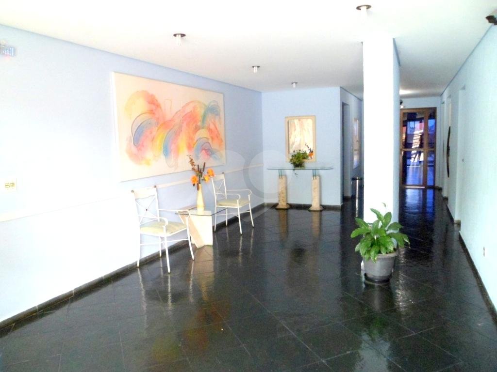 Excelente Apartamento de 3 dormitórios com sacada e duas vagas próximo ao metro Penha.