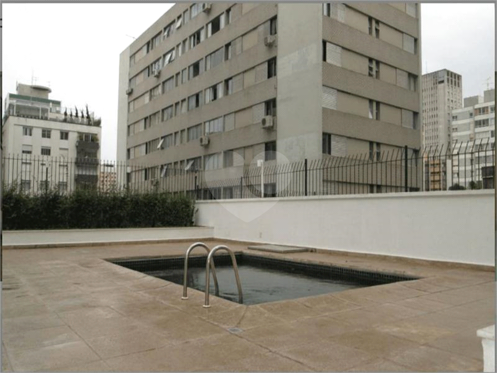 APARTAMENTO em JARDIM PAULISTA