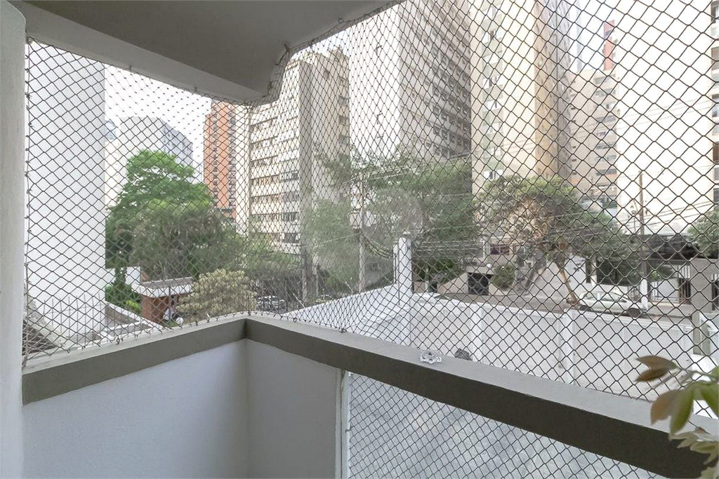 APARTAMENTO em JARDIM PAULISTA