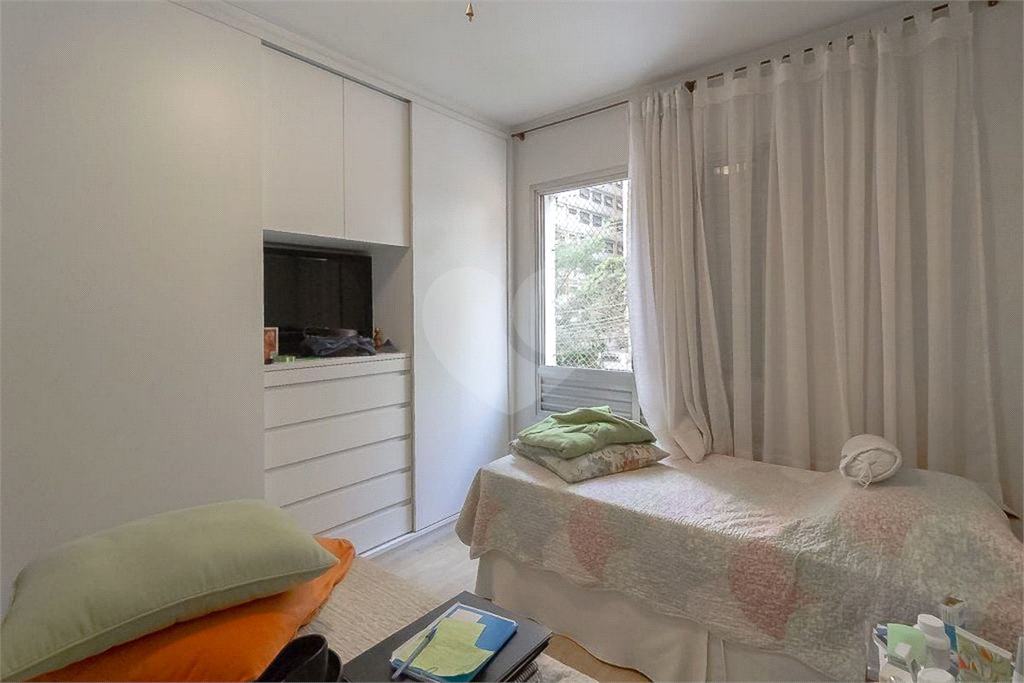 APARTAMENTO em JARDIM PAULISTA