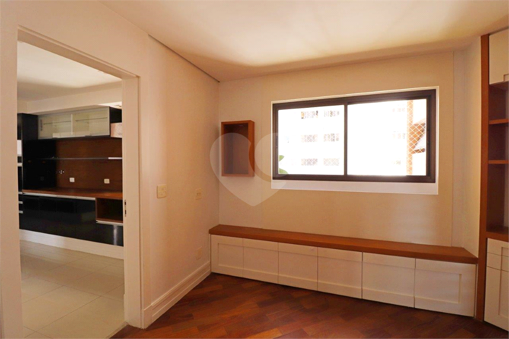 Apartamento com 02 Dorm. 02 Suítes 03 Vagas no Campo Belo para Venda.