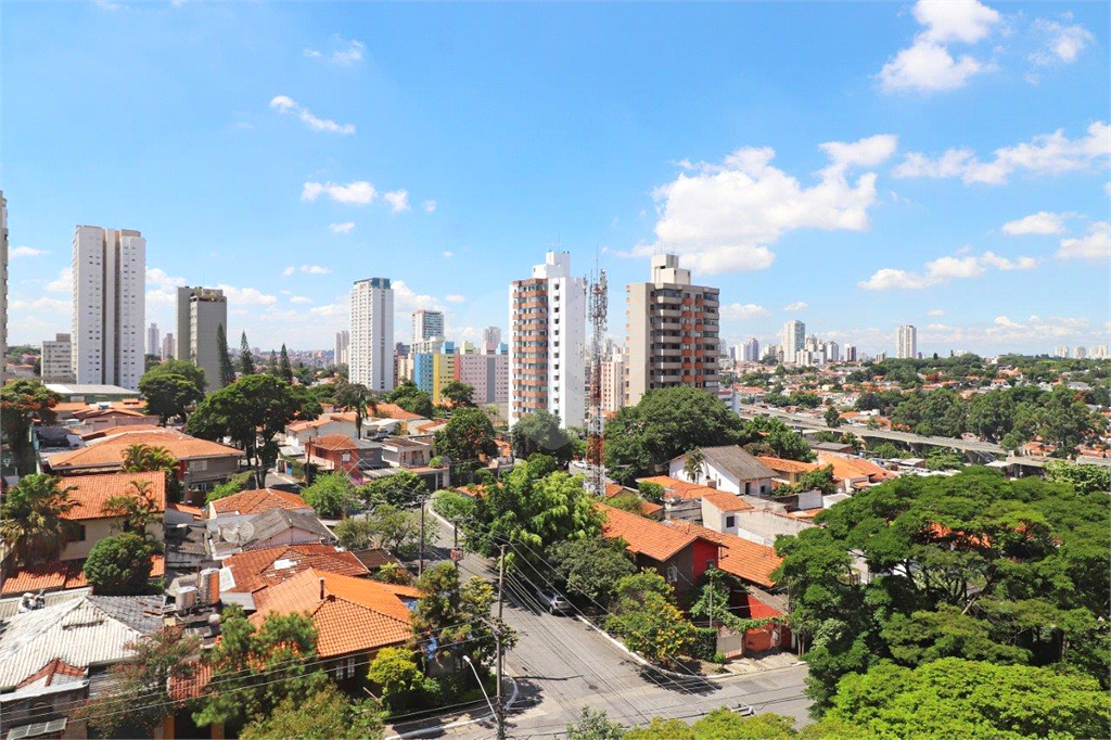 Apartamento com 02 Dorm. 02 Suítes 03 Vagas no Campo Belo para Venda.