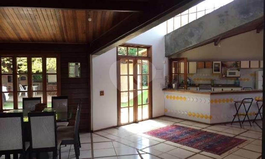  Casa em Condomínio Fechado na Serra da Cantareira! Espetacular Conta com 3.100 metros de Terreno!!