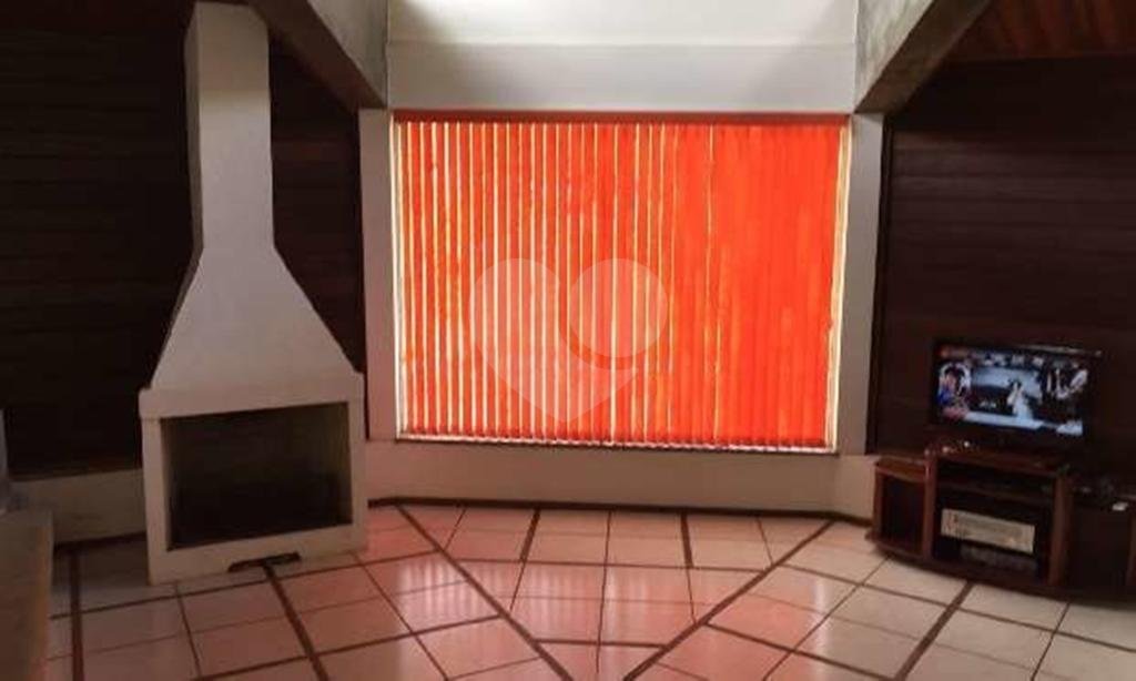  Casa em Condomínio Fechado na Serra da Cantareira! Espetacular Conta com 3.100 metros de Terreno!!