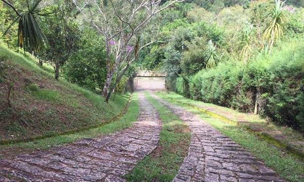  Casa em Condomínio Fechado na Serra da Cantareira! Espetacular Conta com 3.100 metros de Terreno!!